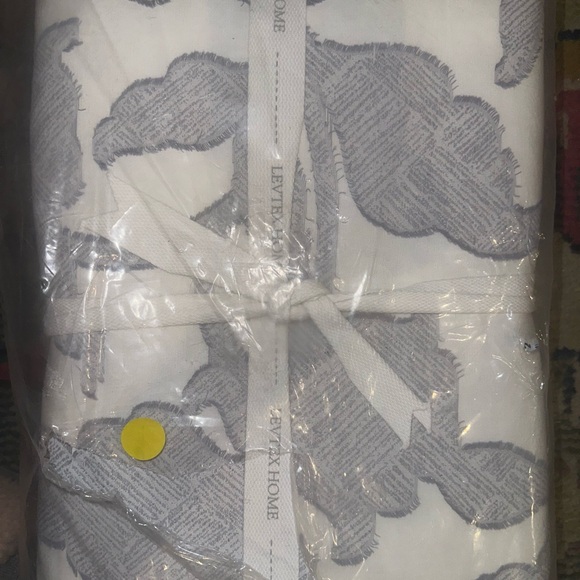 Levtex Home Sloane Duvet Set California King / King Shams - Picture 5 of 6